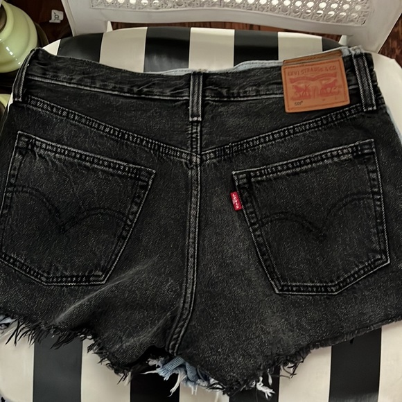 LEVI’S LOT SIZE 28 CUT OFF BUTTON FLY DENIM WEDGIE FIT - Picture 7 of 11